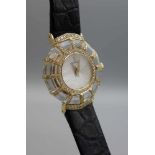 DAMEN ARMBANDUHR - CORUM CRYSTAL / Ladies Wristwatch, Quarz, Manufaktur Corum / Schweiz. Polygonal