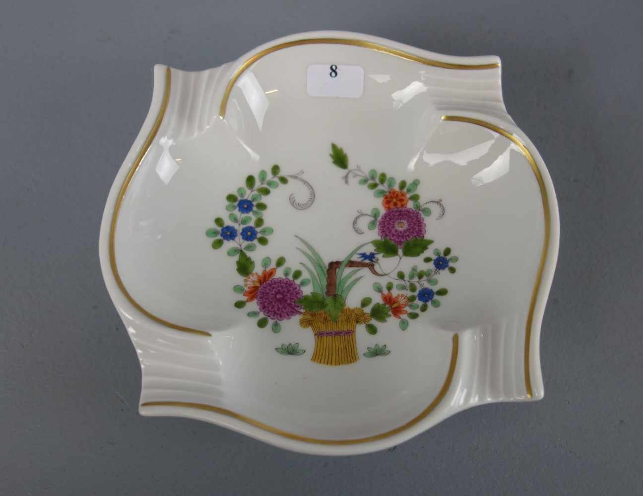 SCHALE / bowl, Porzellan, Manufaktur Meissen, unterglasurblaue Schwertermarke, Marke seit 1934 sowie