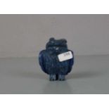 TIERFIGUR / ZIEROBJEKT: Edelstein-Eule / gemstone owl figure, wohl 20. Jh., ungemarkt, geschnitzt,