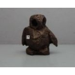 TIER - BILDHAUER / ANIMALIER des 20./21. Jh.: Skulptur / sculpture: "Eule", Bronze, hellbraun