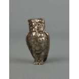 SILBERNE VOLLPLASTISCHE EULE / silver owl figure, 20. Jh., 800er Silber, 28 Gramm. Gemarkt mit