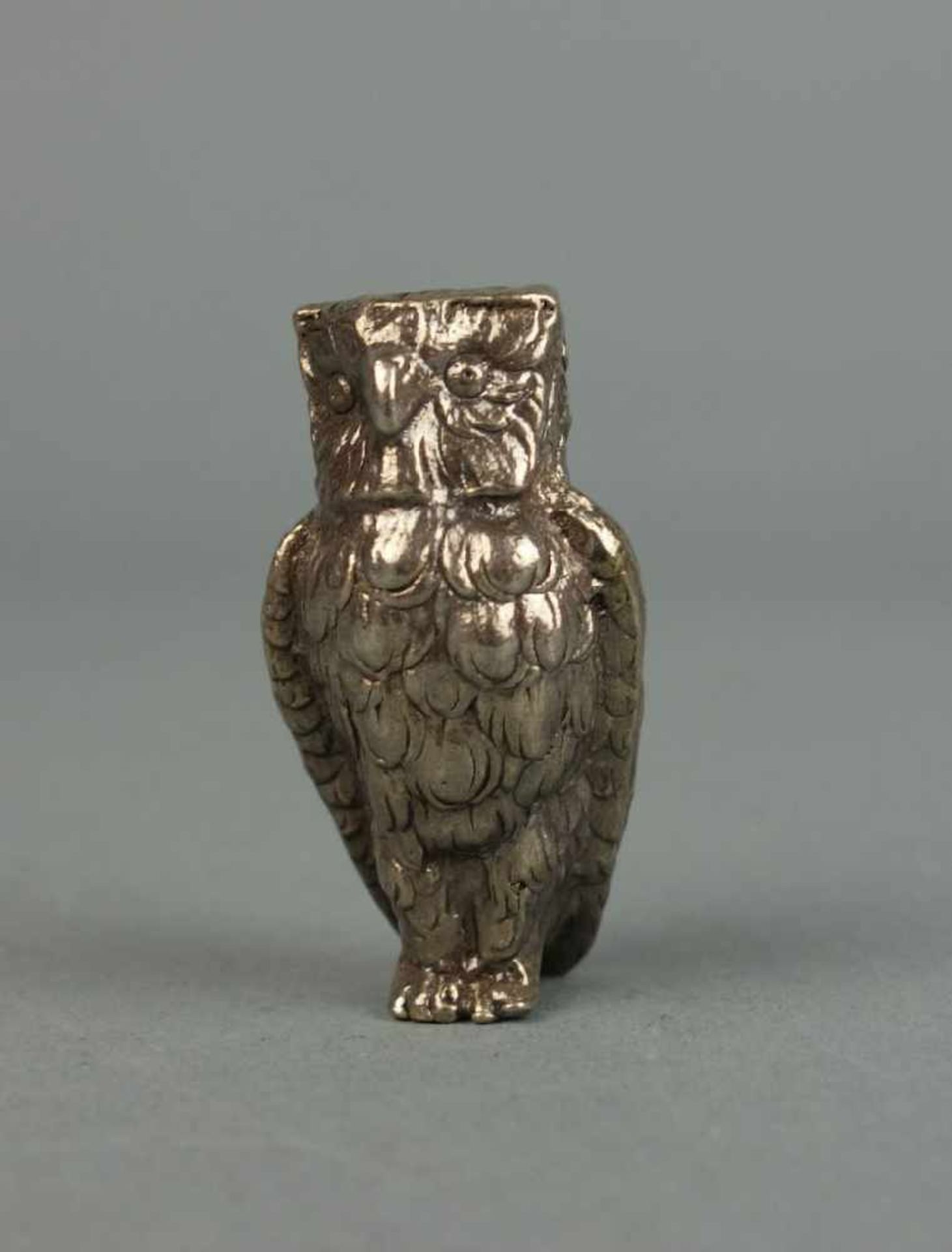 SILBERNE VOLLPLASTISCHE EULE / silver owl figure, 20. Jh., 800er Silber, 28 Gramm. Gemarkt mit