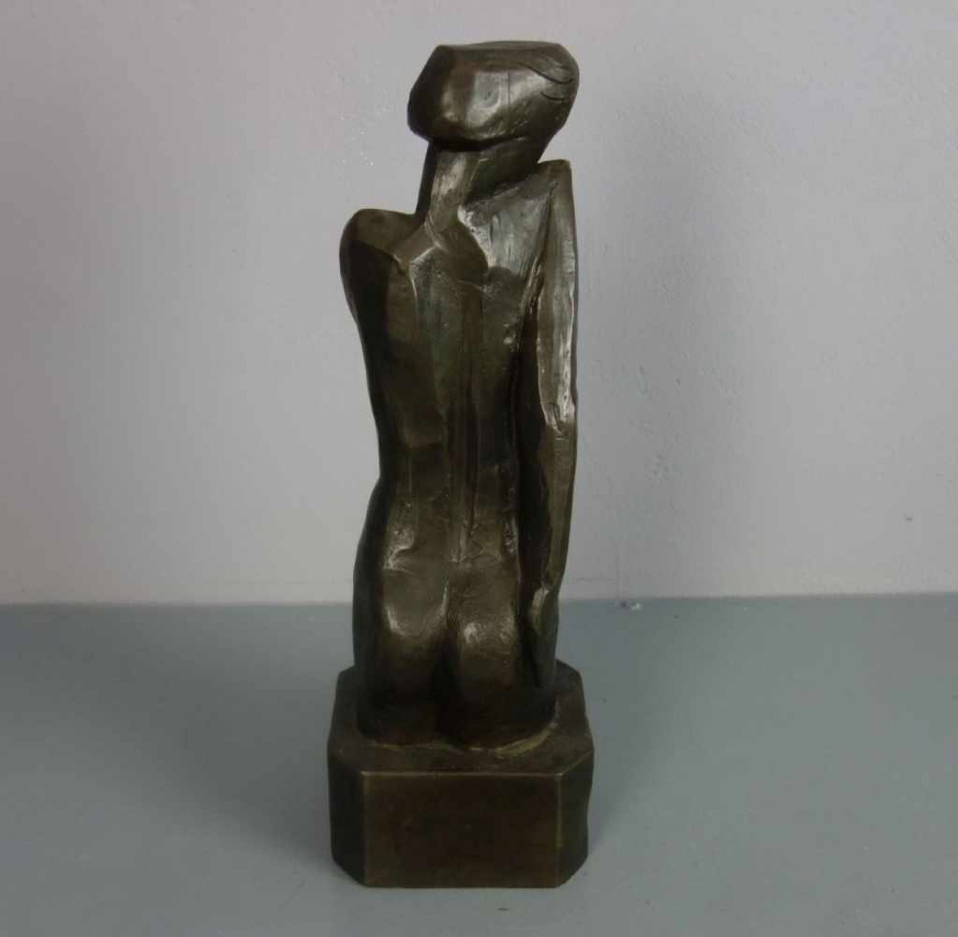 CANTRÉ, JOZEF ( Gent 1890-1957 ebd.), Skulptur / sculpture: "Femme Nue" / "Sinnende", Bronze, - Image 3 of 4