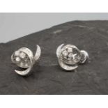 EXKLUSIVE OHRSTECKER / earstuds, 750er Weißgold, 9,15 Gramm. Spiralförmig gearbeitet, besetzt mit 30