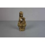 BILDHAUER DES 20. JH., Skulptur / sculpture: "Madonna mit Kind / Maria mit Kind", Bronze, helle
