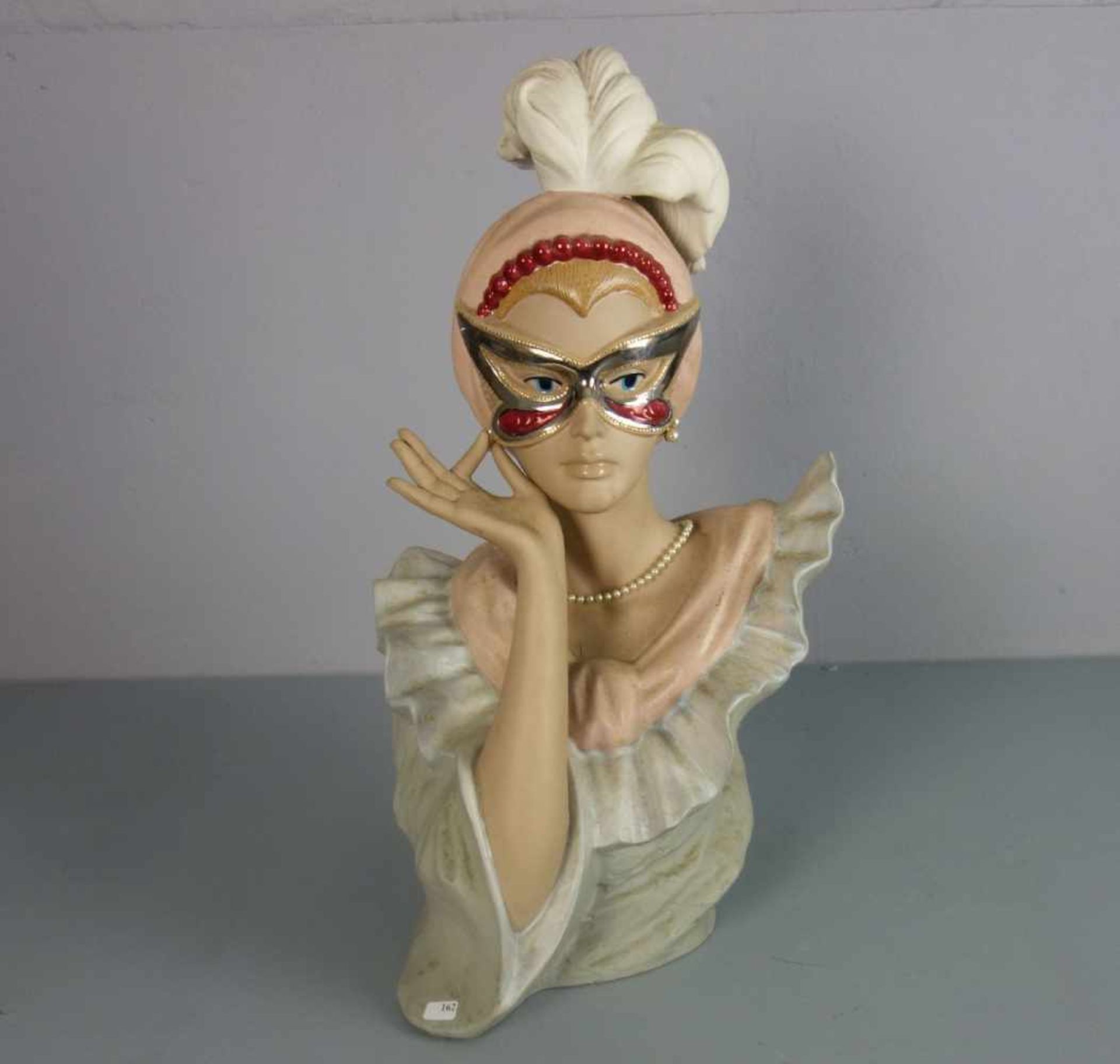 PORZELLAN - BÜSTE / porcelain figure "Maskenball / Junge Frau mit venezianischer Maske",