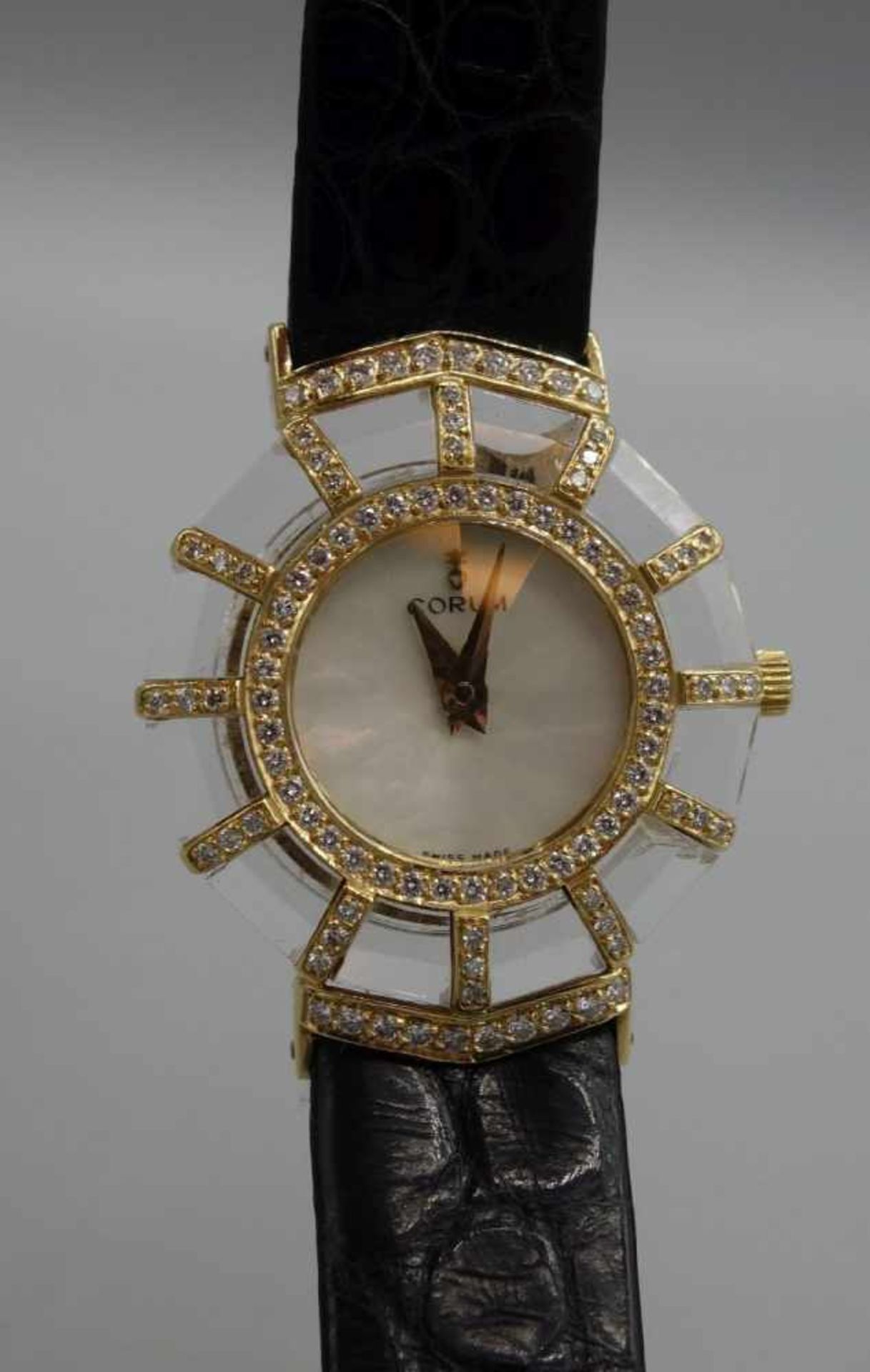 DAMEN ARMBANDUHR - CORUM CRYSTAL / Ladies Wristwatch, Quarz, Manufaktur Corum / Schweiz. Polygonal - Bild 2 aus 7