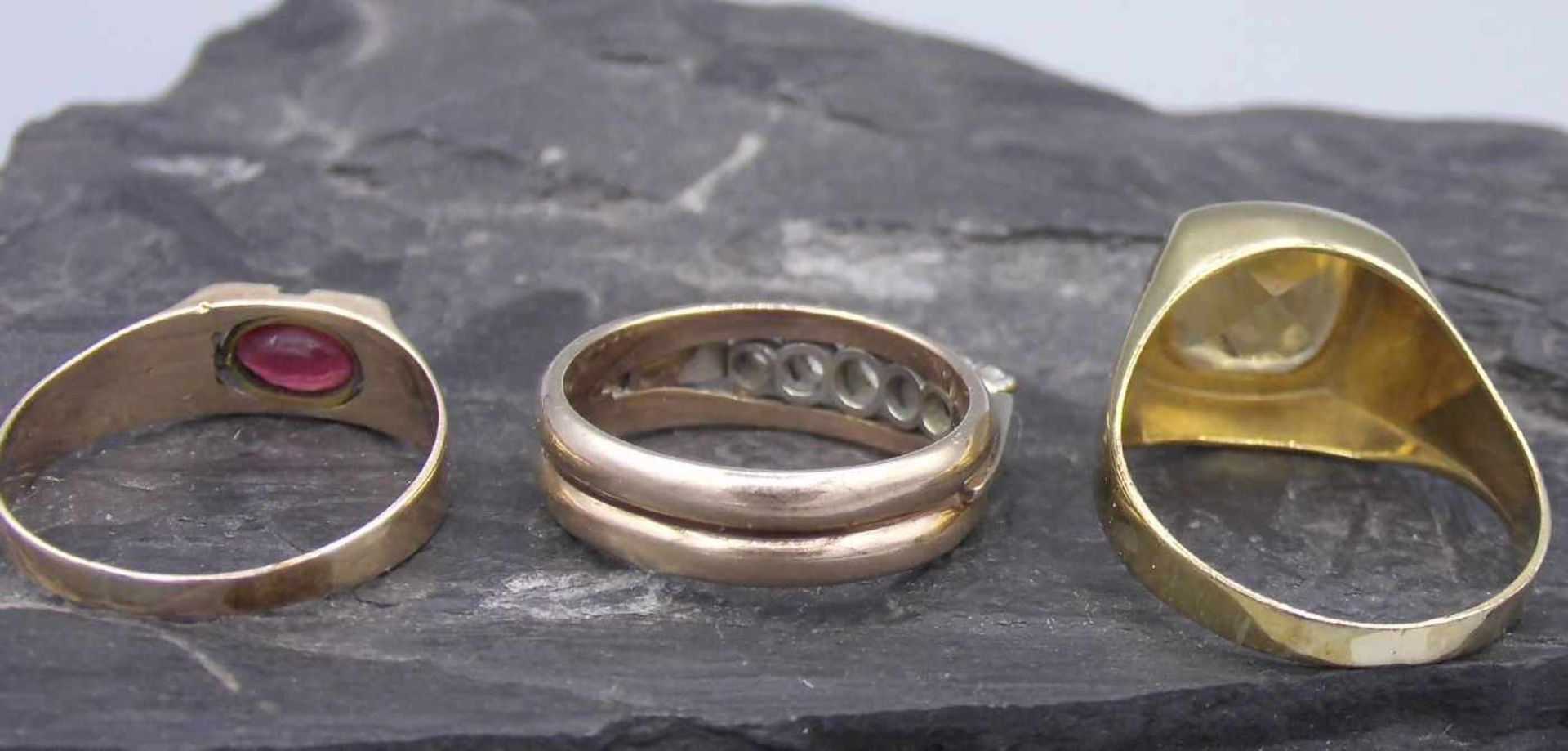 KONVOLUT SCHMUCK AUS 333er Gelbgold (insgesamt 10,8 g): 3 Ringe, besetzt mit Citrin (Ring-Gr. 61), - Bild 5 aus 5