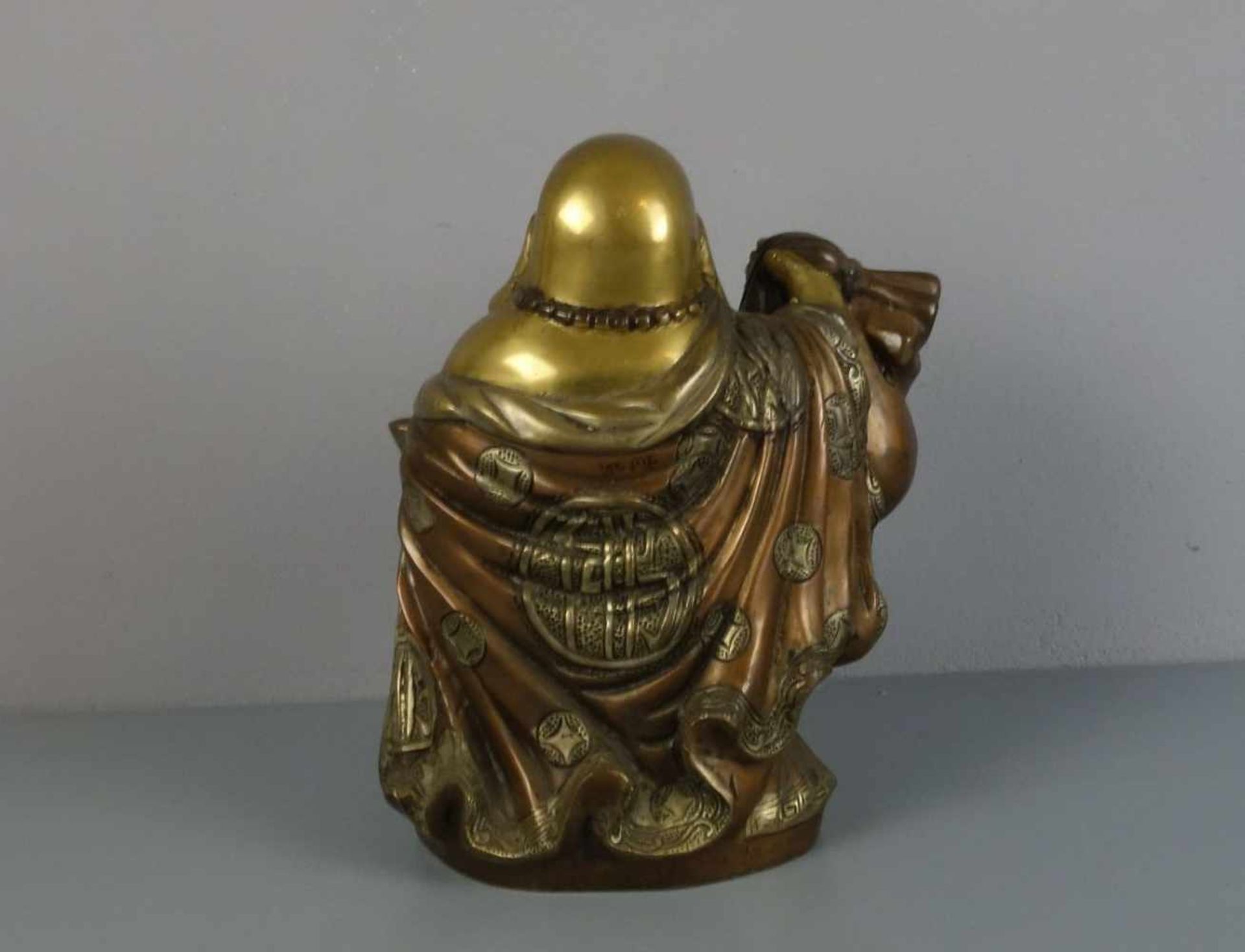 SKULPTUR: Buddha "Budai" / Glücksbuddha, Bronze, gold-, silber- und kupferfarben patiniert. Buddha - Bild 3 aus 5