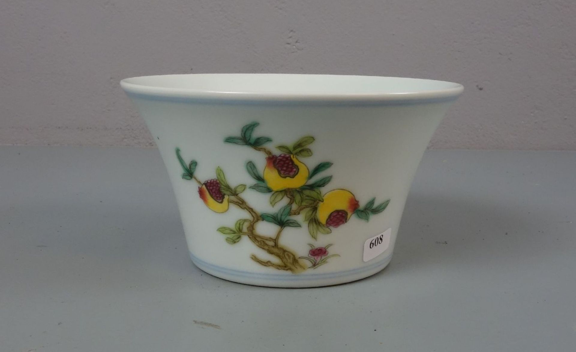 CHINESISCHE SCHALE / SCHÜSSEL / bowl, konische Wandung mit leicht ausladender Wandung auf rundem - Image 3 of 4