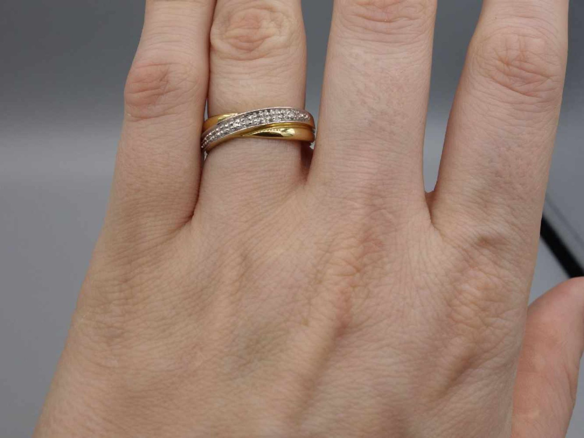 RING mit gekreuzter Ringschiene / crossover ring, 585er Gelbgold (4,6 g), besetzt mit 10 kleinen - Image 6 of 6