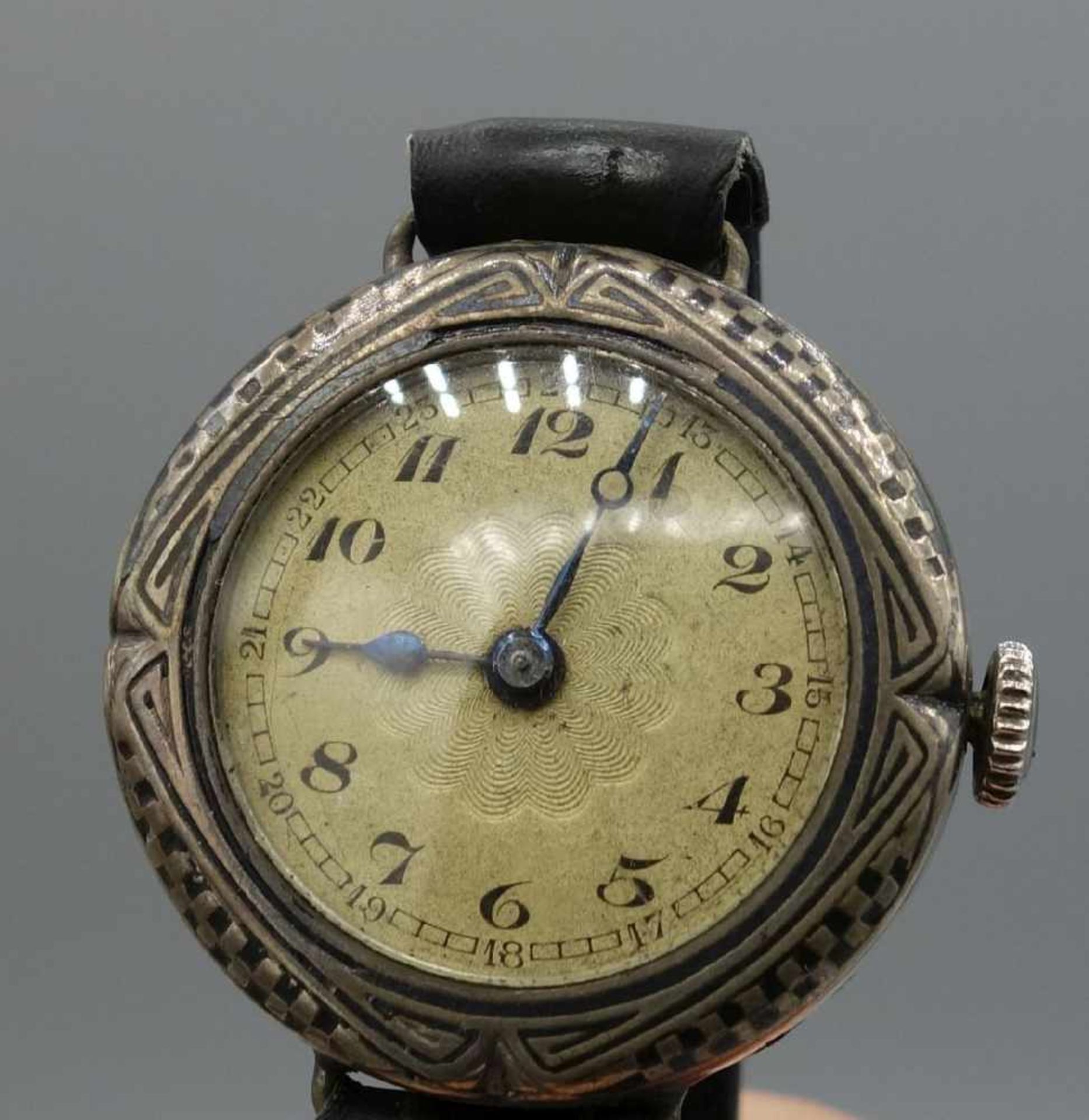DAMEN ARMBANDUHR / wristwatch, 1. H. 20. Jh., Handaufzug, deutsch / 800er Silber. Rundes - Image 3 of 5