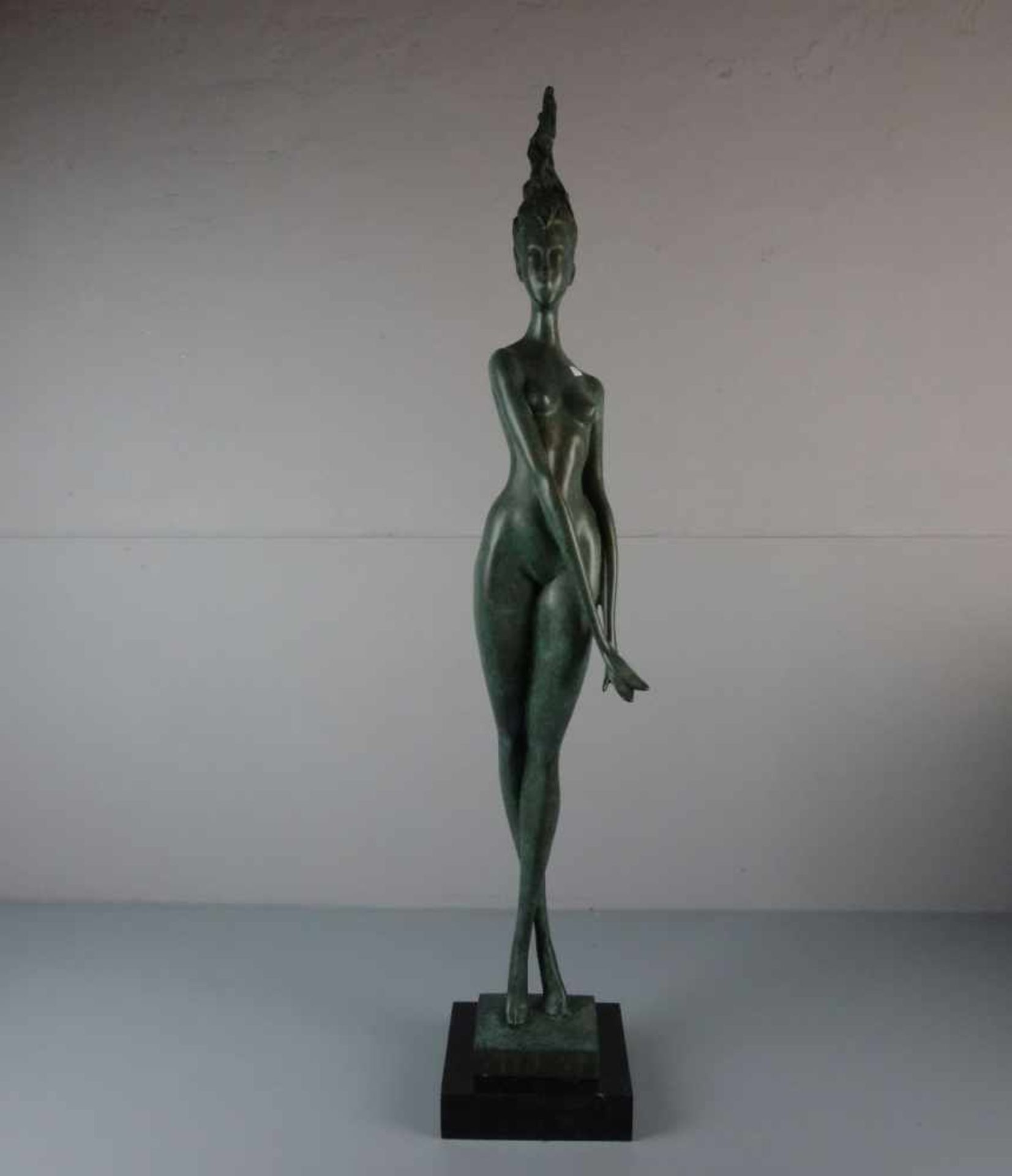 ALIOTH, J. P. (20./21. Jh.), Skulptur / sculpture: "Daphne", Bronze, grün patiniert, auf der Plinthe