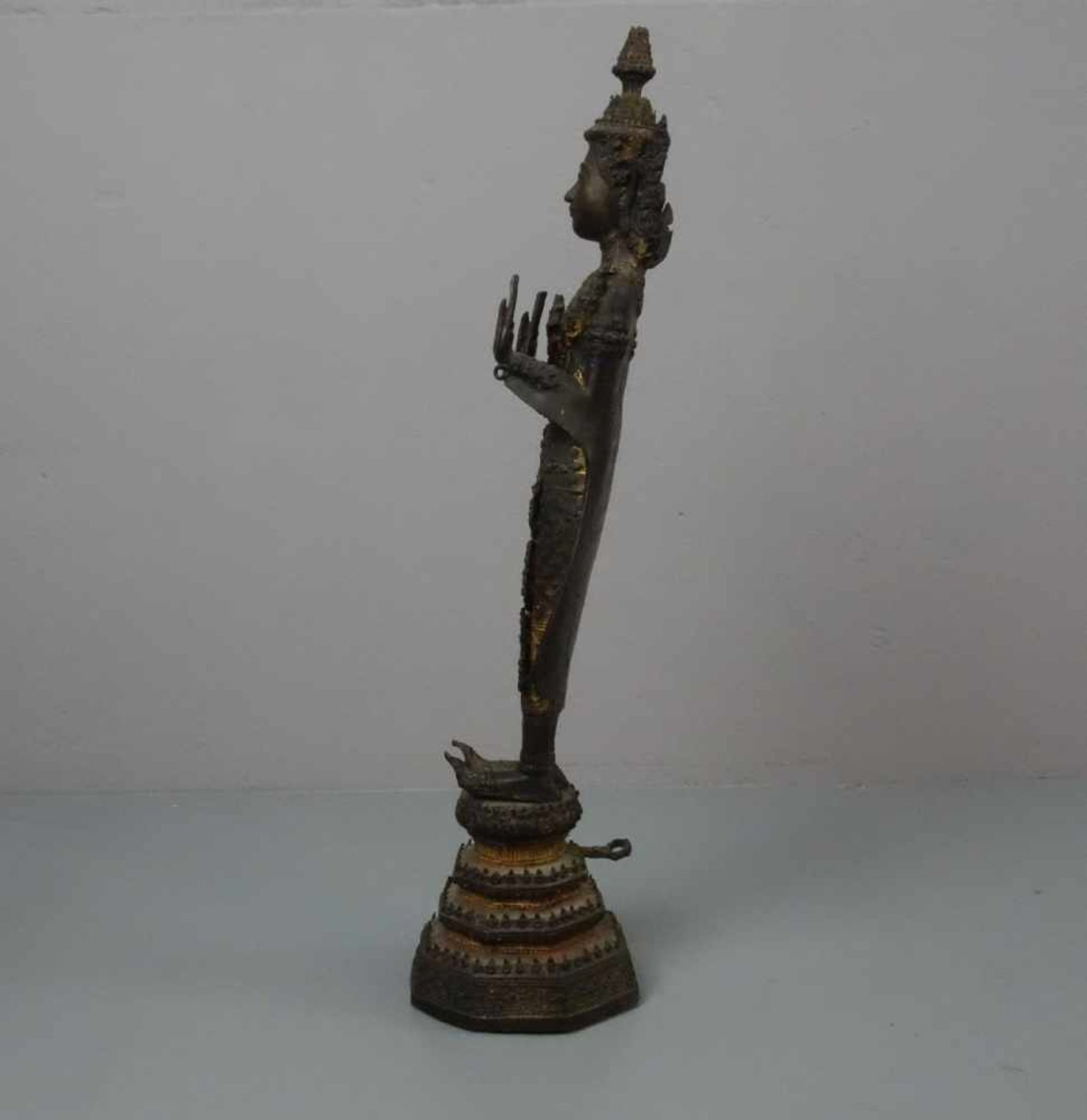 SKULPTUR / sculpture: "Buddha Paré", Siam, Rattanakosin-Periode (1782-1932), Bronze, braun patiniert - Image 4 of 4