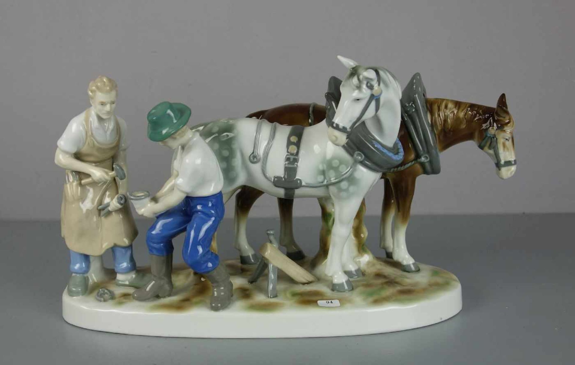 FIGURENGRUPPE: "Beim Schmied" / porcelain figures, Porzellan, Manufaktur Gräfenthal, Thüringen,