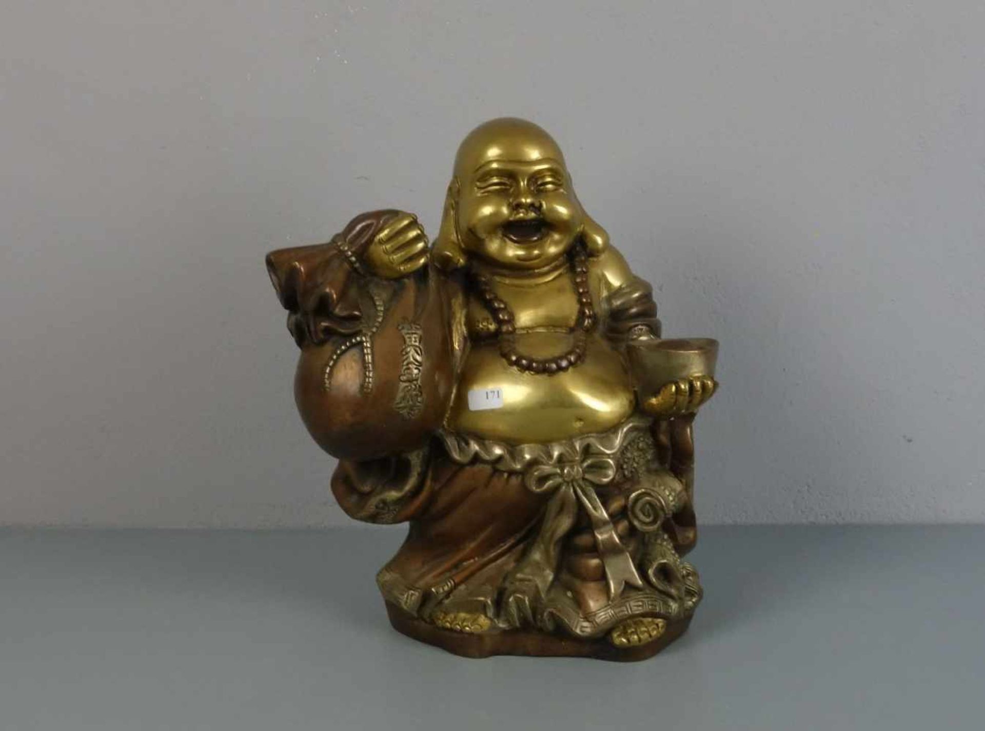 SKULPTUR: Buddha "Budai" / Glücksbuddha, Bronze, gold-, silber- und kupferfarben patiniert. Buddha