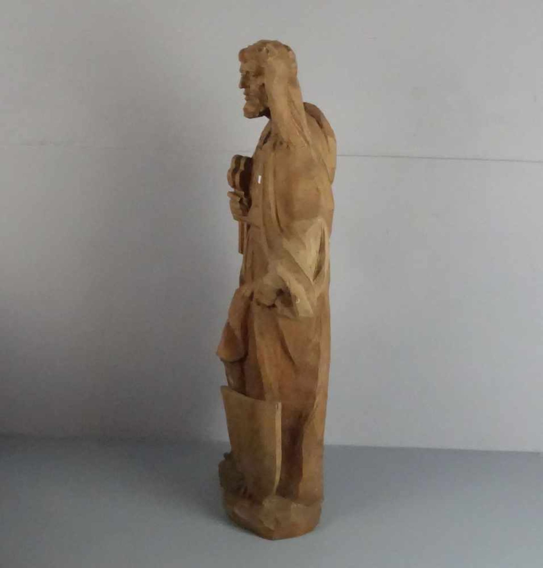 SKULPTUR / sculpture: "Heiliger Petrus", Eichenholz, geschnitzt, 2. Hälfte 20. Jh.; auf Naturstand - Image 2 of 4