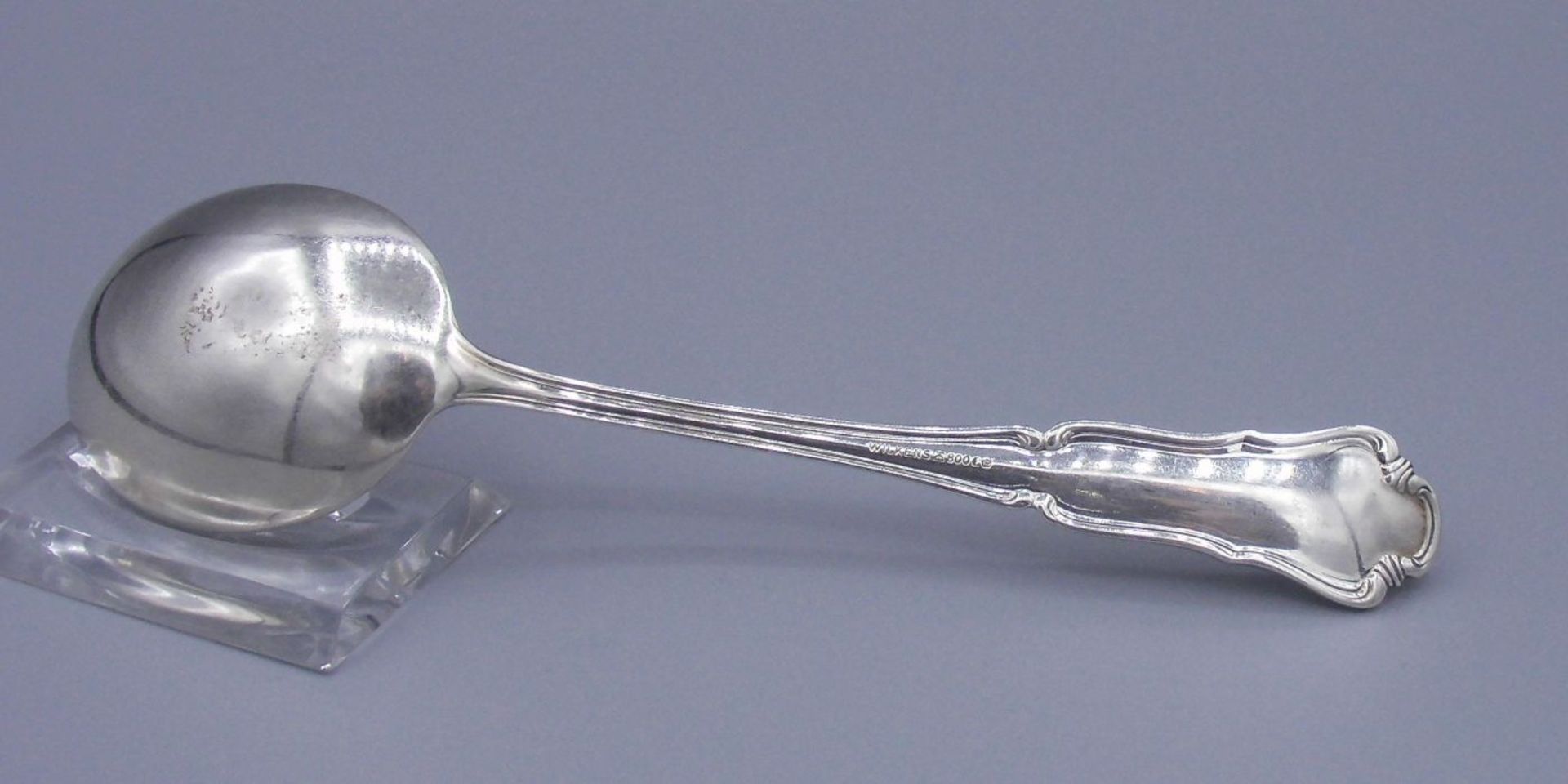 ZUCKERLÖFFEL / SAHNELÖFFEL / silver sugar spoon, 800er Silber (34 g), gepunzt mit Halbmond, Krone, - Bild 2 aus 3