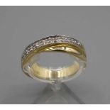 RING mit gekreuzter Ringschiene / crossover ring, 585er Gelbgold (4,6 g), besetzt mit 10 kleinen