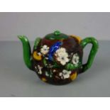 WEINKANNE / KANNE / wine pot, China, ungemarkt, Porzellan, polychrom staffiert. Gebauchte Form mit