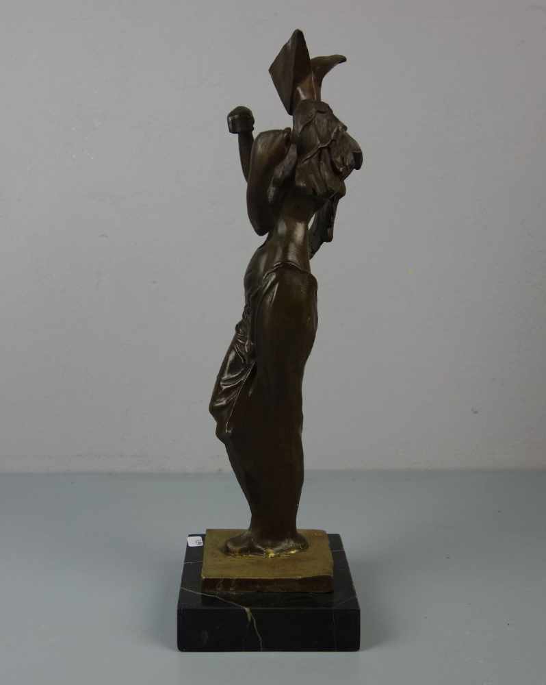 nach DALI, SALVADOR (1904-1889), Skulptur / sculpture "Surrealistischer Engel", Bronze, - Image 2 of 4