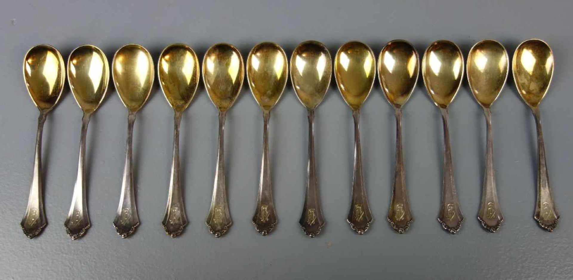 12 KAFFEE - ODER TEE - LÖFFEL / silver spoons, 800er Silber (insgesamt 298 g), gepunzt mit Halbmond, - Bild 2 aus 3