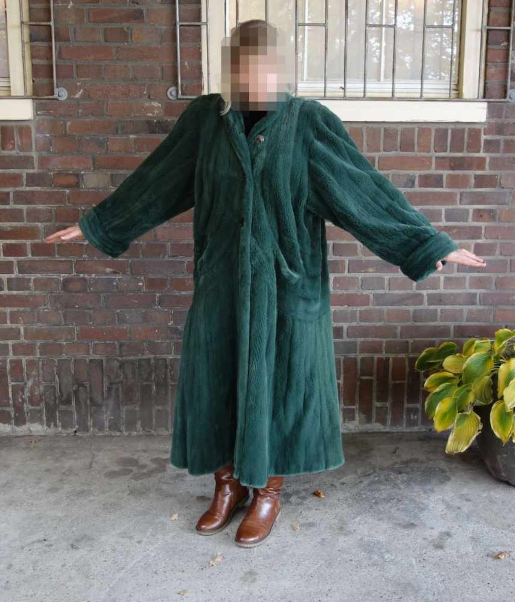 GRÜNER DASCO NERZMANTEL / SWINGMANTEL / green mink fur coat, 1980er Jahre, gearbeitet in weit