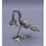SILBERNE FIGUR: "Storch mit Säugling", 835 er Silber (74,45 g), Niederlande, Marke seit 1953,
