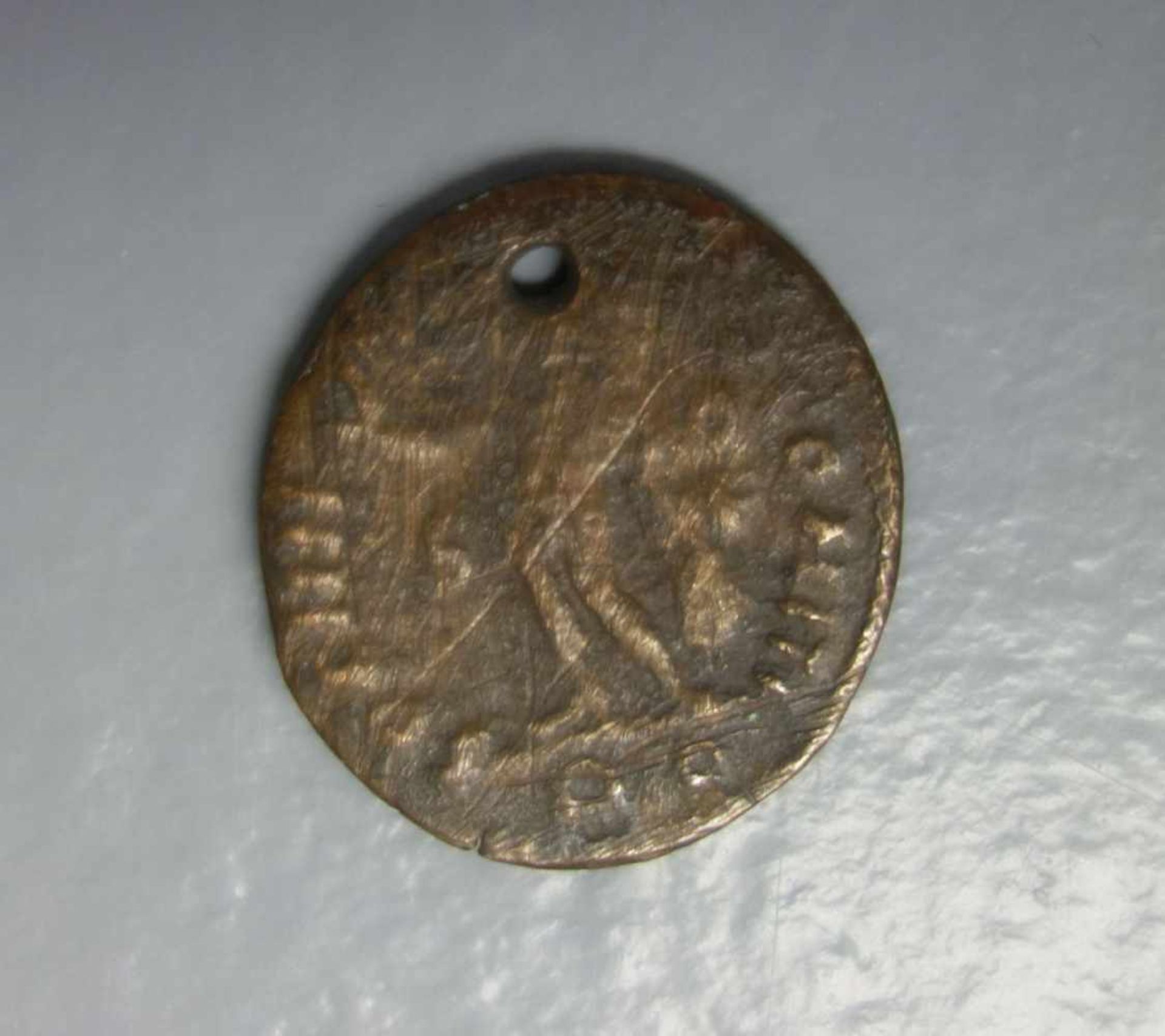 MÜNZE: DENAR (RÖM. KAISERZEIT 200-300 n. Chr.) / coin. Messing/Kupfer. Antike Münze der römischen - Bild 2 aus 2