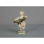 PORZELLANFIGUR: "Gärtnerin mit Weintrauben / Allegorie des Herbstes" / porcelainfigure girl /