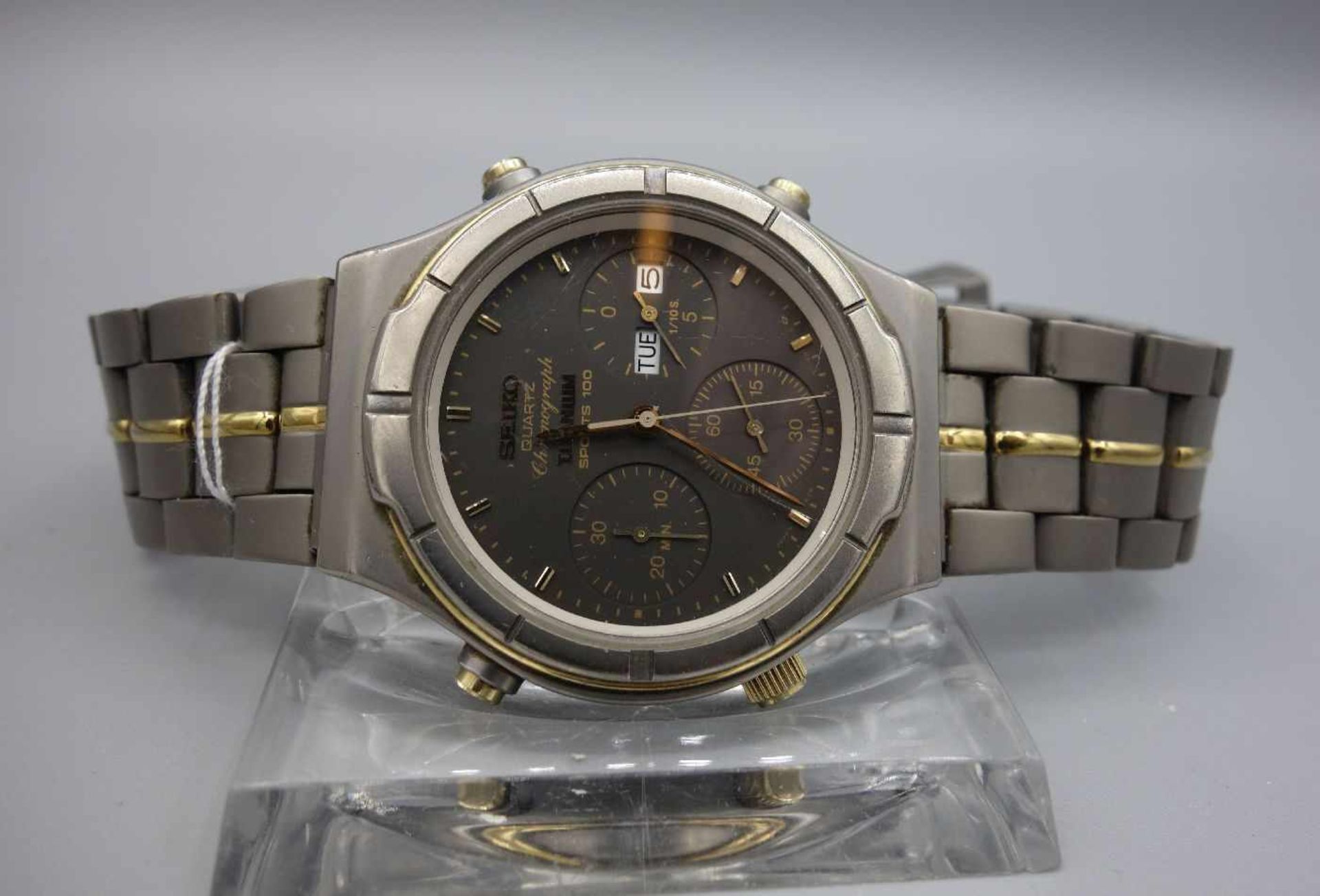 ARMBANDUHR: SEIKO CHRONOGRAPH TITANIUM SPORTS 100 / wristwatch, Japan, Quartz. Stahlgehäuse und