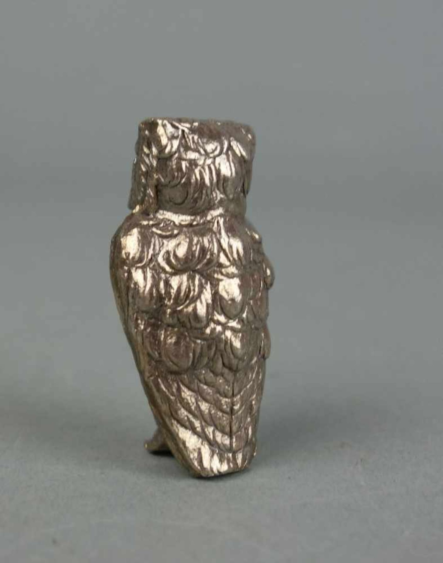SILBERNE VOLLPLASTISCHE EULE / silver owl figure, 20. Jh., 800er Silber, 28 Gramm. Gemarkt mit - Image 3 of 4