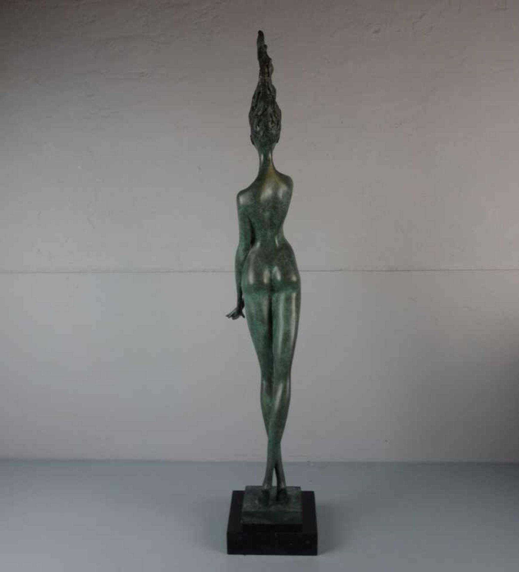 ALIOTH, J. P. (20./21. Jh.), Skulptur / sculpture: "Daphne", Bronze, grün patiniert, auf der Plinthe - Image 3 of 5