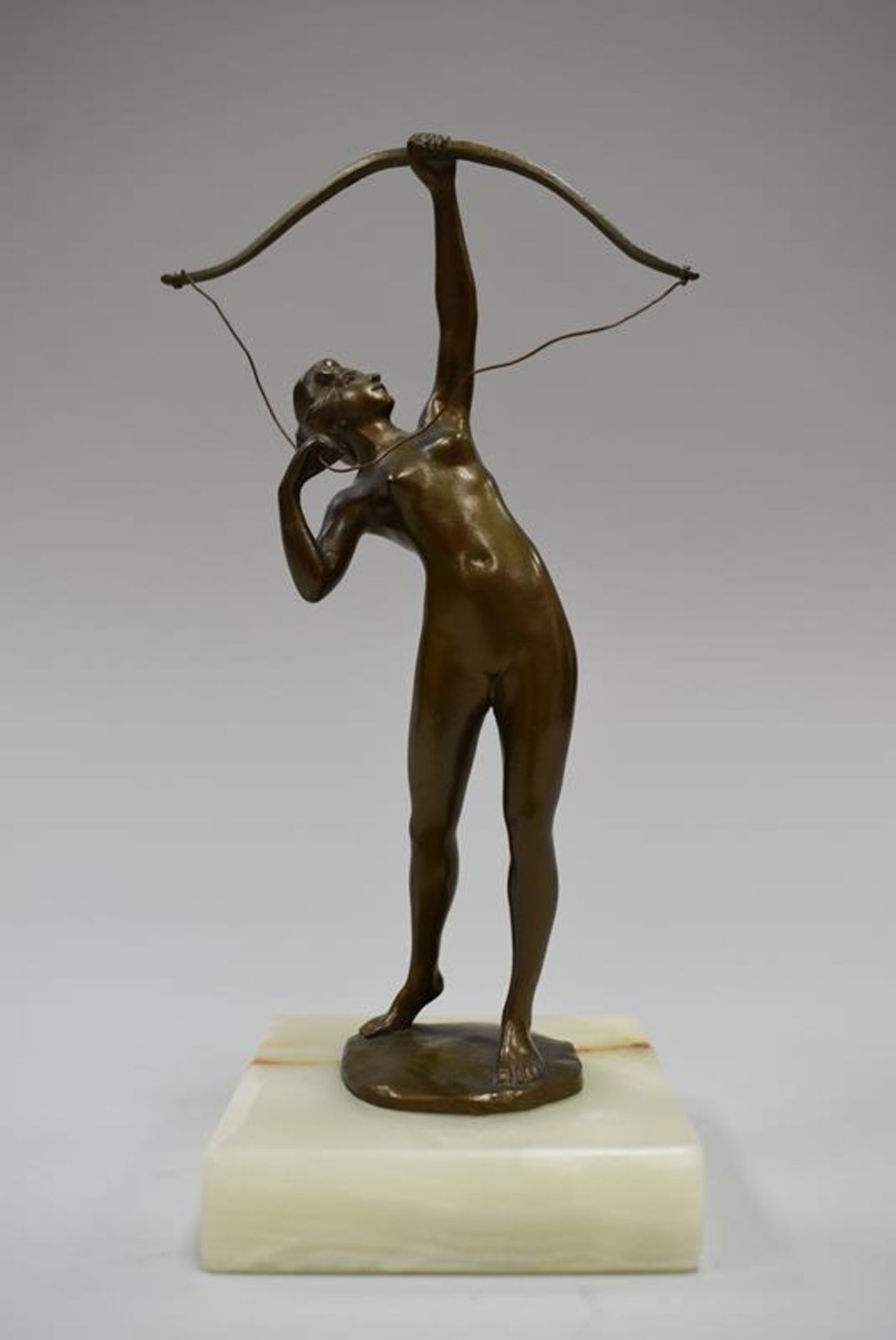 Bronze Figur Göttin Diana mit BogenMindestpreis 50Bezeichnung Bronze Figur Göttin Diana mit Bogen