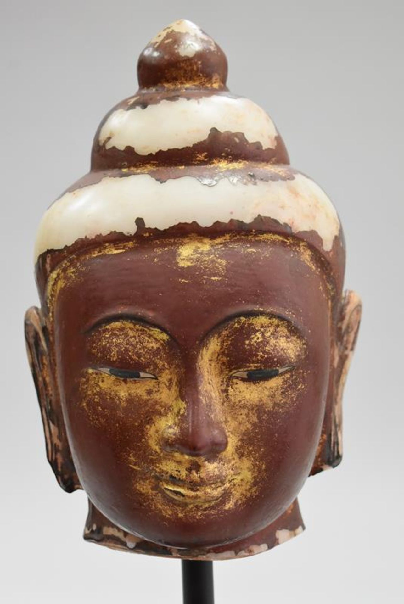 Buddha Kopf Marmor vergoldet Thailand um 1800Mindestpreis 600Bezeichnung Buddha Kopf Marmor - Bild 2 aus 3