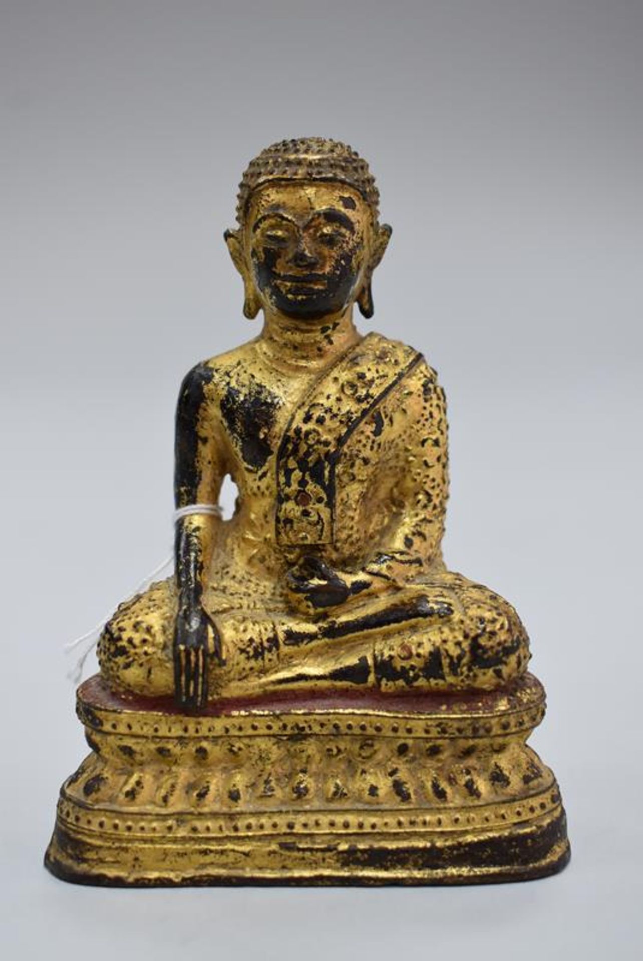 Buddha Shakyamuni feuervergoldete Bronze 18./19. JahrhundertMindestpreis 150Bezeichnung Buddha