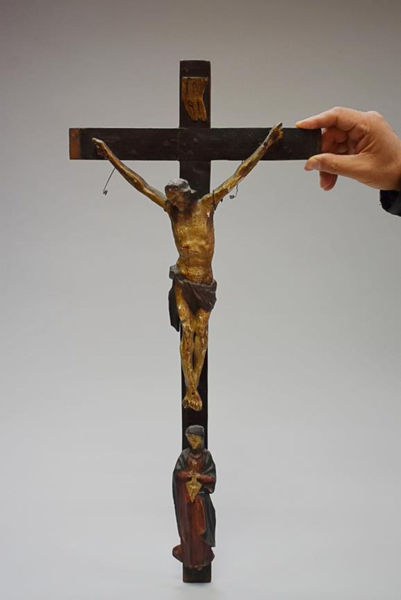 Mitte 18. Jahrhundert Jesus am Kreuz mit betender Maria- - -19.00 % buyer's premium on the hammer