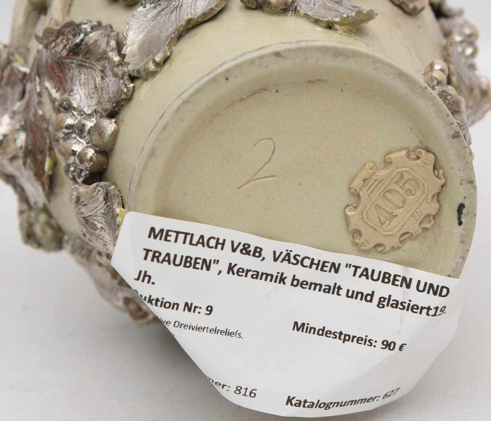 METTLACH V&B, VÄSCHEN "TAUBEN UND TRAUBEN", Keramik bemalt und glasiert, gemarkt, Ende 19. Jh. - Bild 6 aus 6