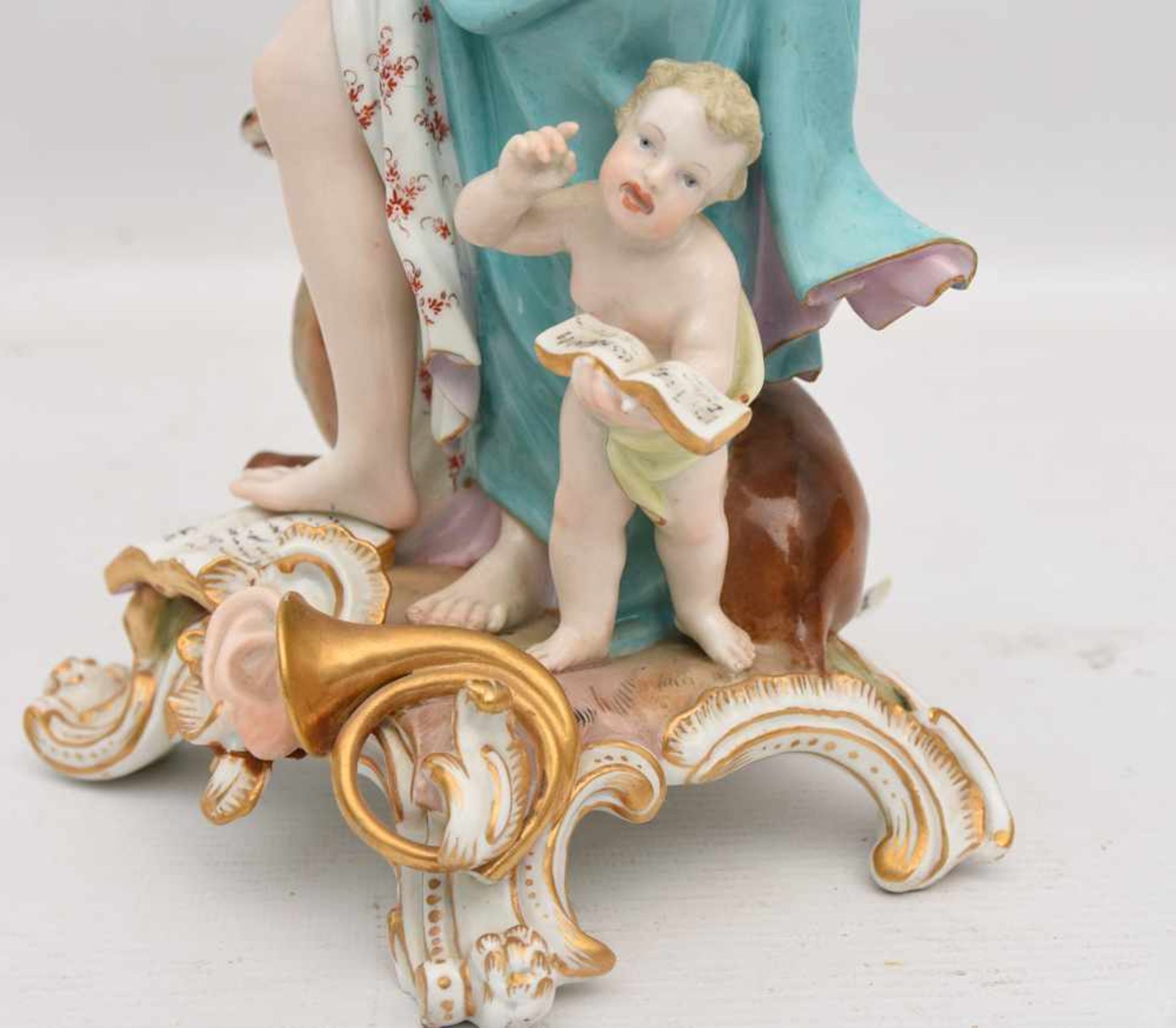 MEISSEN PORZELLAN, "Allegorie auf das Gehör", Modell J.F. Eberlein. bemalt, glasiert, gemarkt, 19. - Image 16 of 19