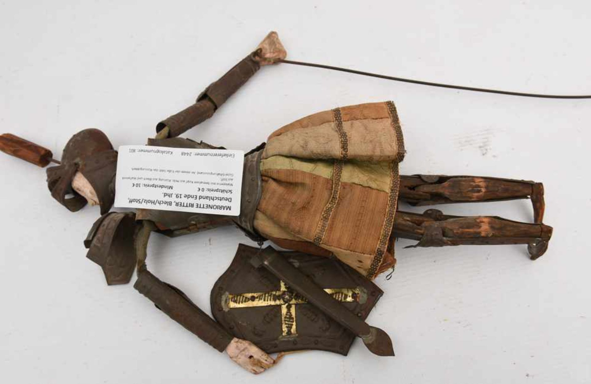 HÖLZERNER RITTER, Handmarionette aus Blech/Holz/Stoff, Deutschland 19. JahrhundertMarionette mit - Bild 4 aus 5