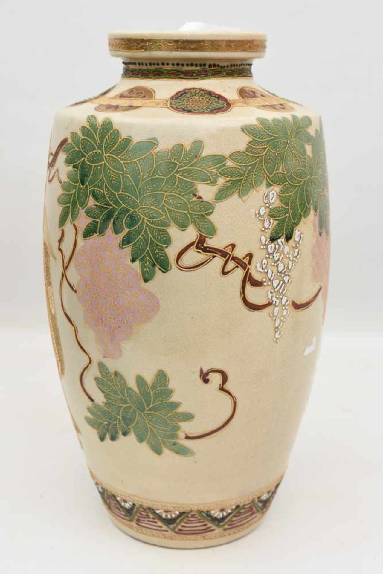 SATSUMA-VASE, bemaltes und glasiertes Porzellan, Japan 1920er-JahreHöhe: 33 cm, Durchmesser: 9 cm. - Bild 6 aus 7