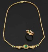 ART DECO COLLIER UND RING, Smaragde, Brillianten und Gelbgold 750Art Deco Collier mit 3 Smaragden