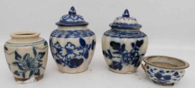 KONVOLUT CHINESISCHE TÖPFERWARE, kobaltblau bemalt und glasiert, ungemarkt, China 19./20.