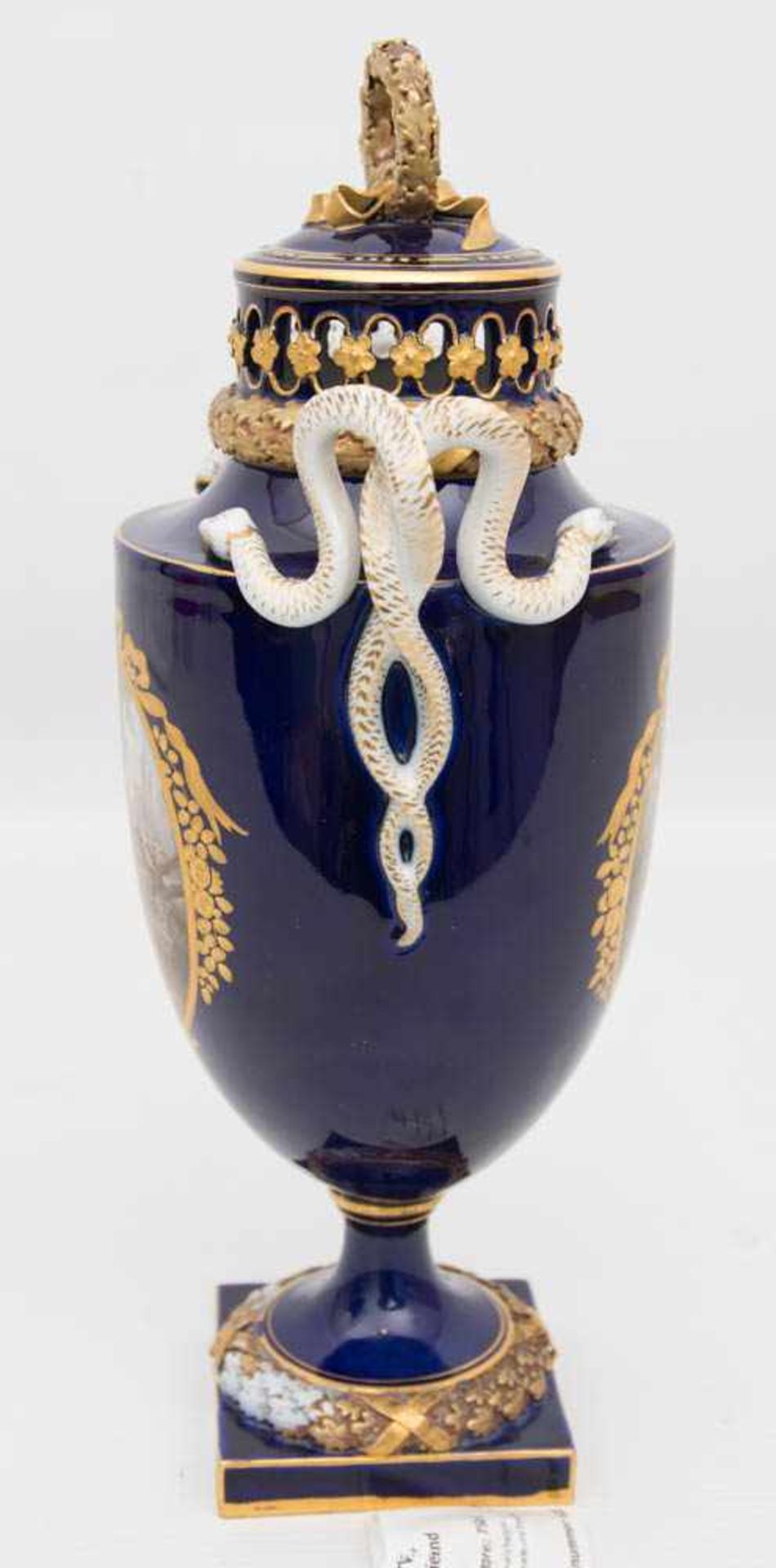 MEISSEN PORZELLAN DUFTVASE, kobaltblaues Porzellan glasiert und goldtsaffiert, um 1875Zwei - Image 6 of 8