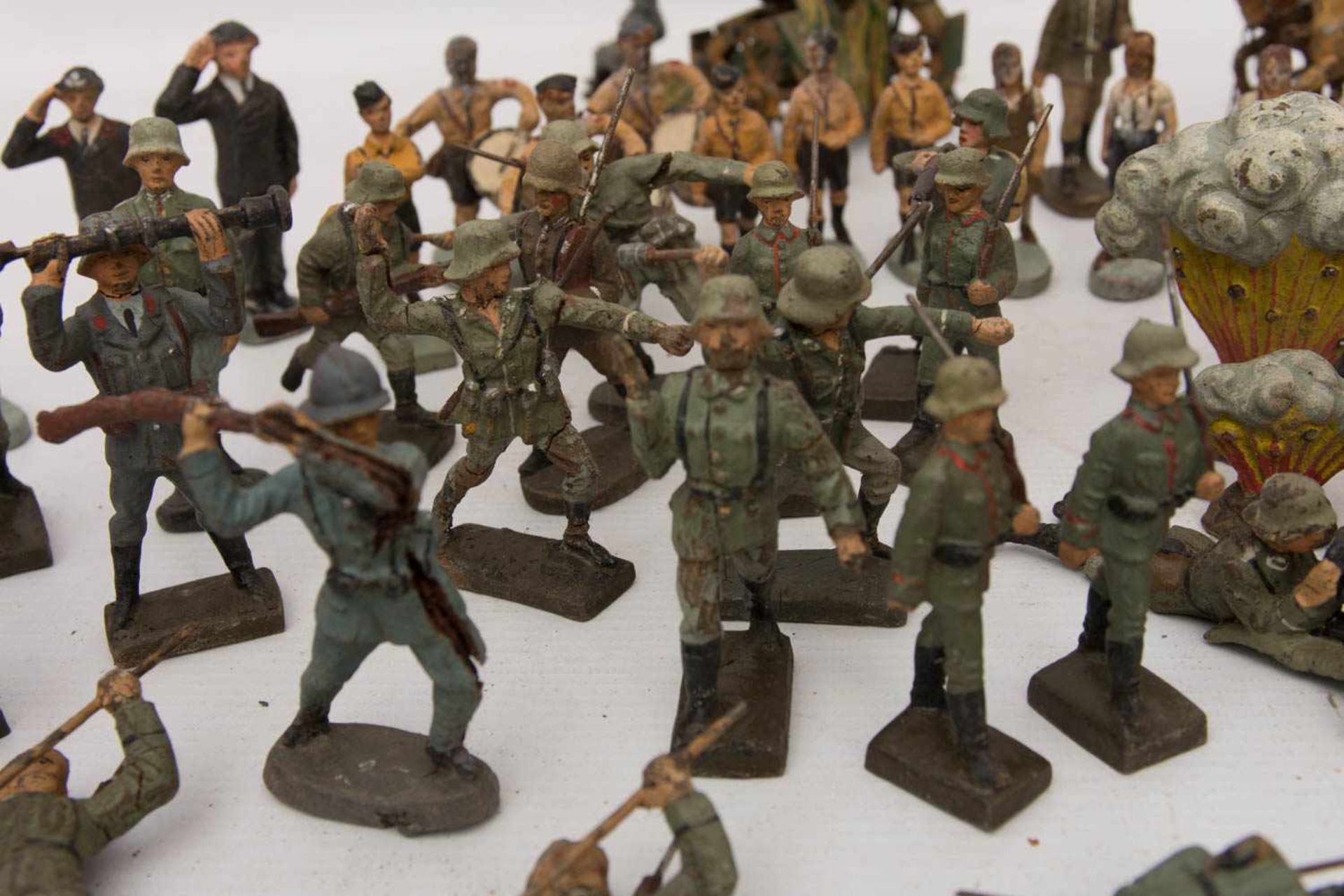 KONVOLUT ELASTOLIN-SOLDATEN, bemalt, gemarkt, Drittes Reich um 1940Großes Konvolut an Plastilin- - Bild 23 aus 23