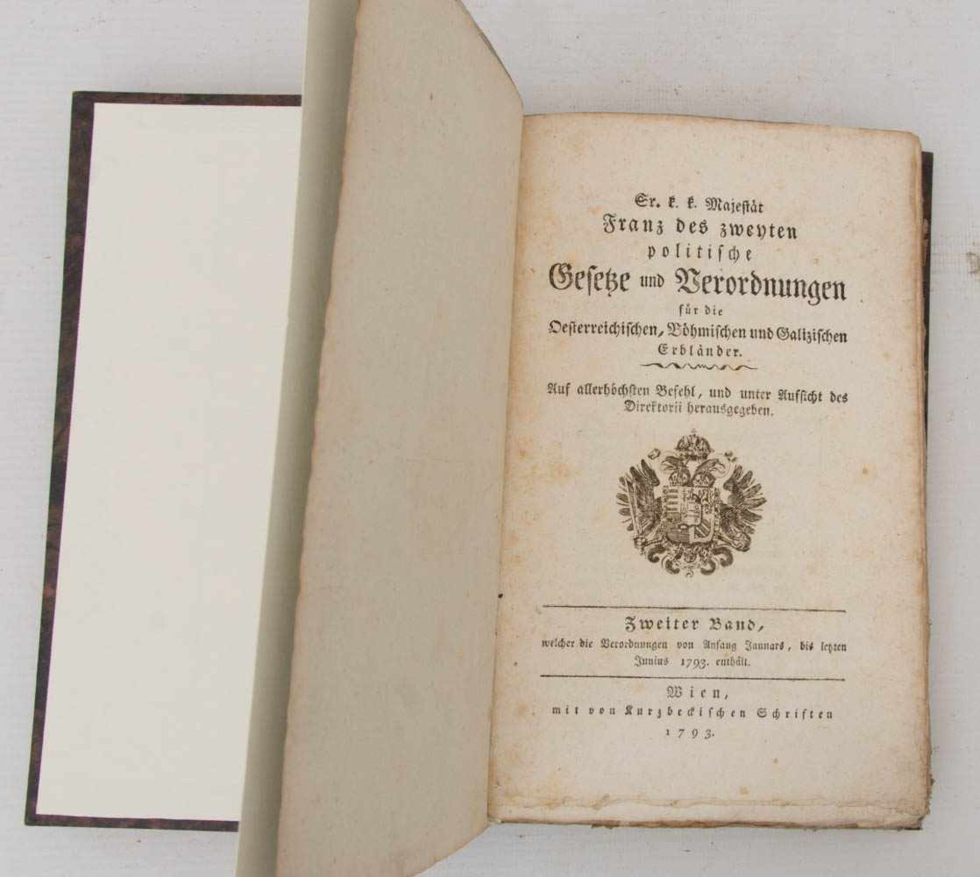 KONVOLUT 6 SACHBÜCHER, Papier gebunden in Leder, 17.-19. Jahrhundert Überwiegend Rechtsfachbücher, - Image 14 of 17