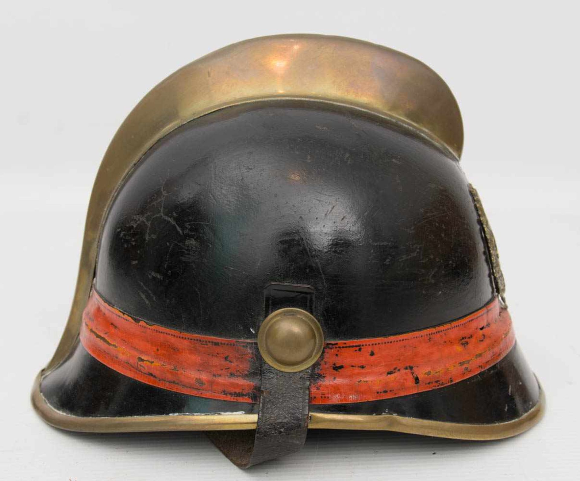 FEUERWEHRHELM 2, Leder/Messingblech,Deutsches Reich 19. JahrhundertWohl 3.Drittel 19. Jahrhundert. - Bild 3 aus 5