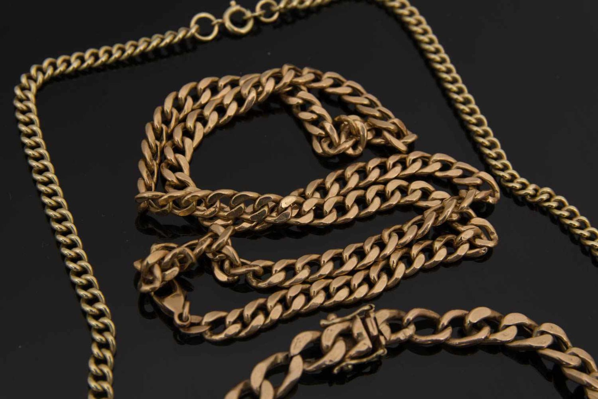 KONVOLUT HALSKETTEN/ARMBAND, 14k GelbgoldKonvolut bestehend aus 2 Halsketten Länge: 22 und 23,5 - Bild 3 aus 3