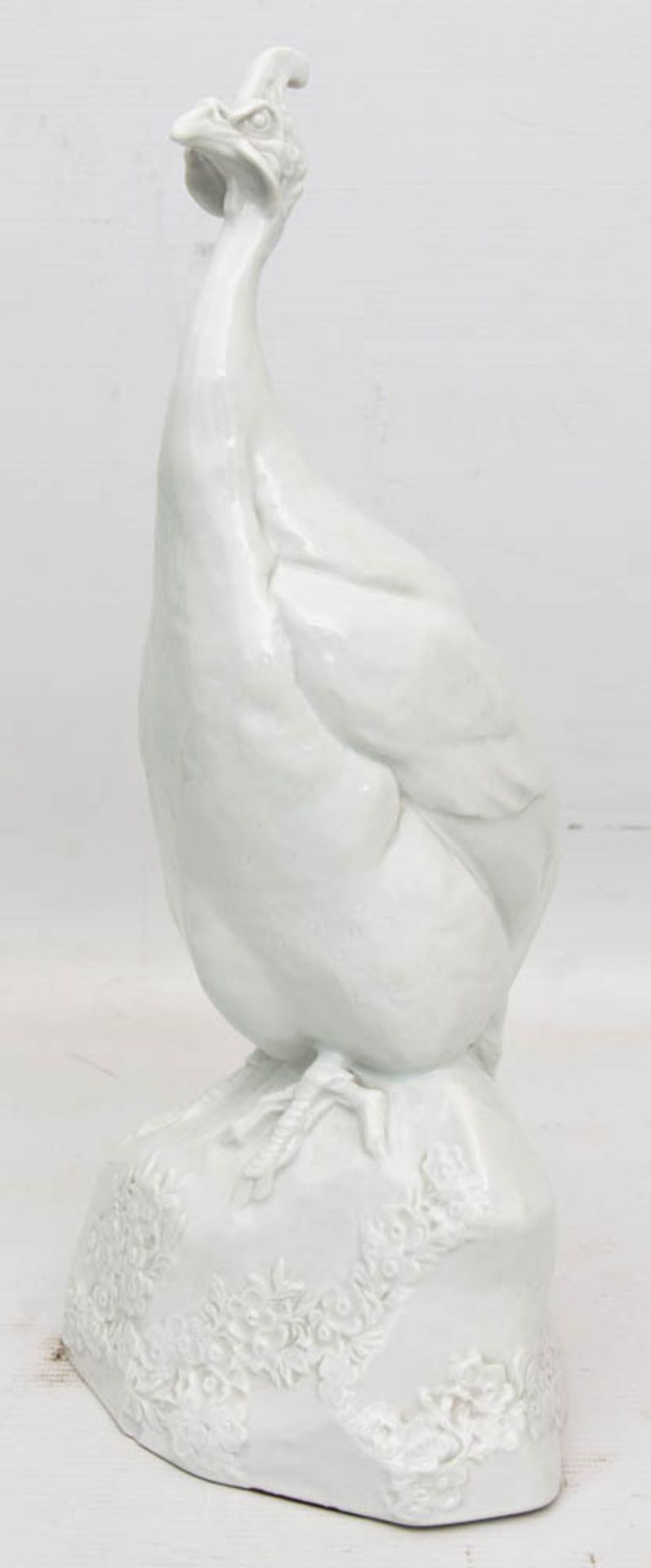 MEISSEN PORZELLAN „Perlhahn“, Modell Paul Walther, Weißporzellan glasiert, gemarkt, 1909Höhe: 35 cm.