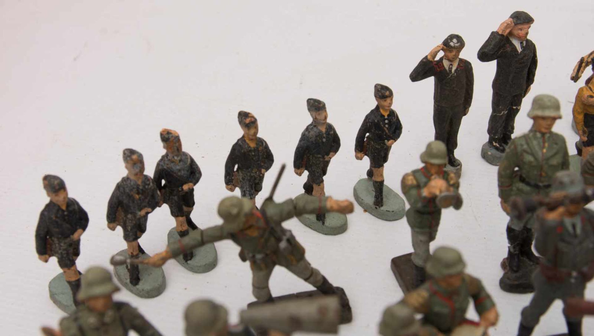 KONVOLUT ELASTOLIN-SOLDATEN, bemalt, gemarkt, Drittes Reich um 1940Großes Konvolut an Plastilin- - Bild 21 aus 23